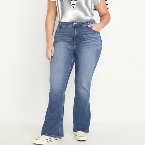 Old Navy Extra High Rise, secret smooth pockets Flare Jeans. Size 14. - Picture 1 of 7